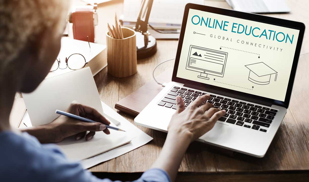 Tips To Select the Best Online Arts Degree Program